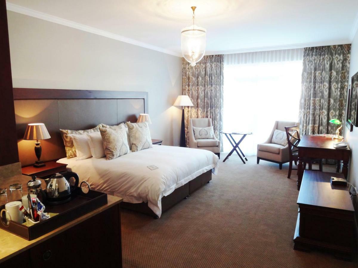 Inanda Club Hotel Johannesburg Bagian luar foto
